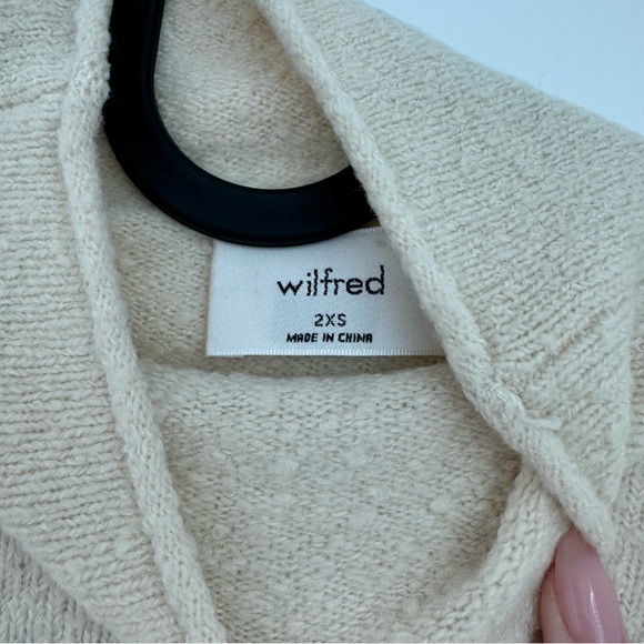 Wilfred darling turtleneck sweater - Picture 3 of 3